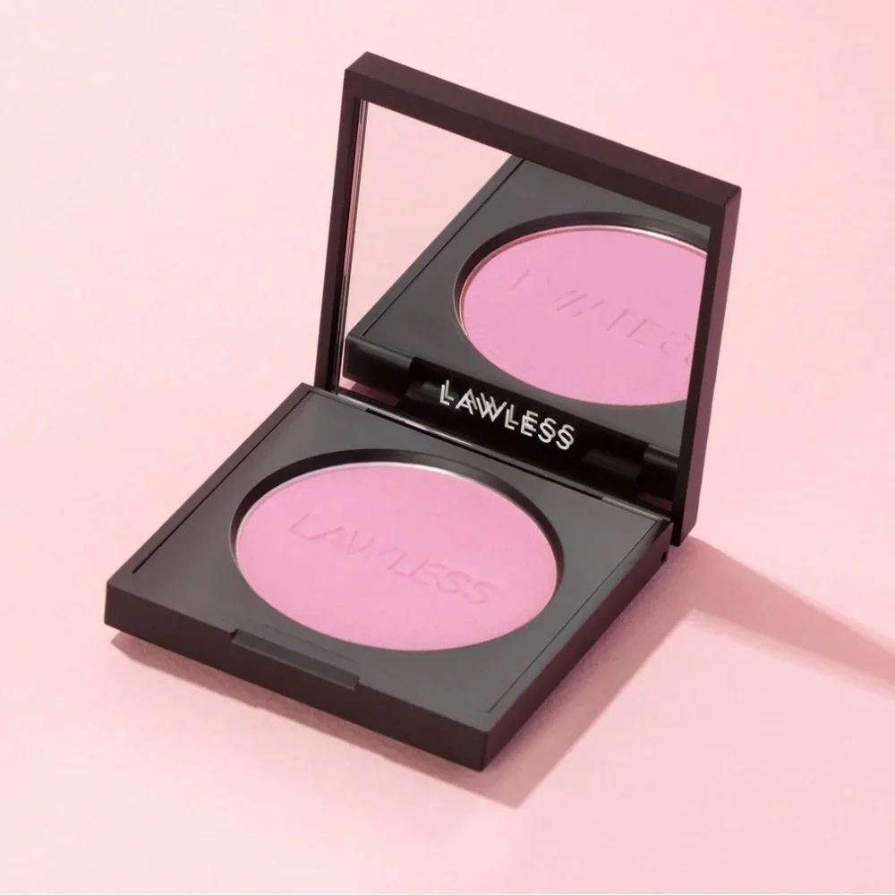 LAWLESS MAKE ME BLUSH TALC-FREE VELVET BLUSH - DAISY PINK